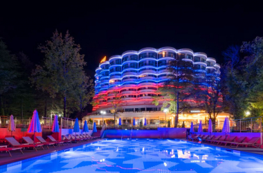 Купите квартиру АК «Cosmos Stay Le Rond Sochi 4*» (Адажио)
